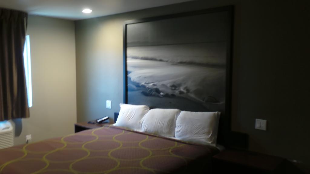 Super 8 By Wyndham San Diego/Imperial Beach Екстер'єр фото