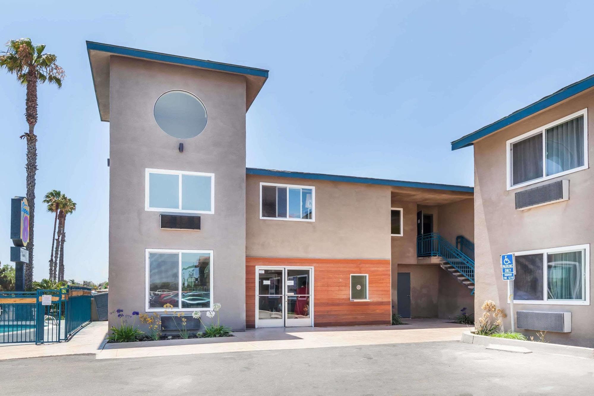 Super 8 By Wyndham San Diego/Imperial Beach Екстер'єр фото